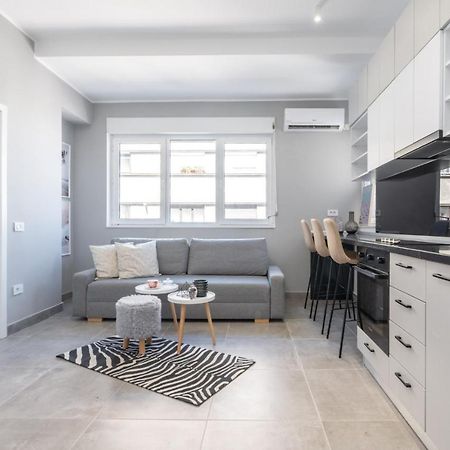 Minimalist Design Apartament In Magheru Bucureşti Ngoại thất bức ảnh
