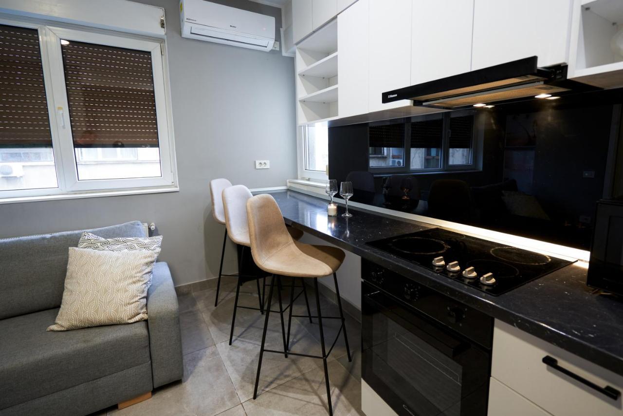 Minimalist Design Apartament In Magheru Bucureşti Ngoại thất bức ảnh
